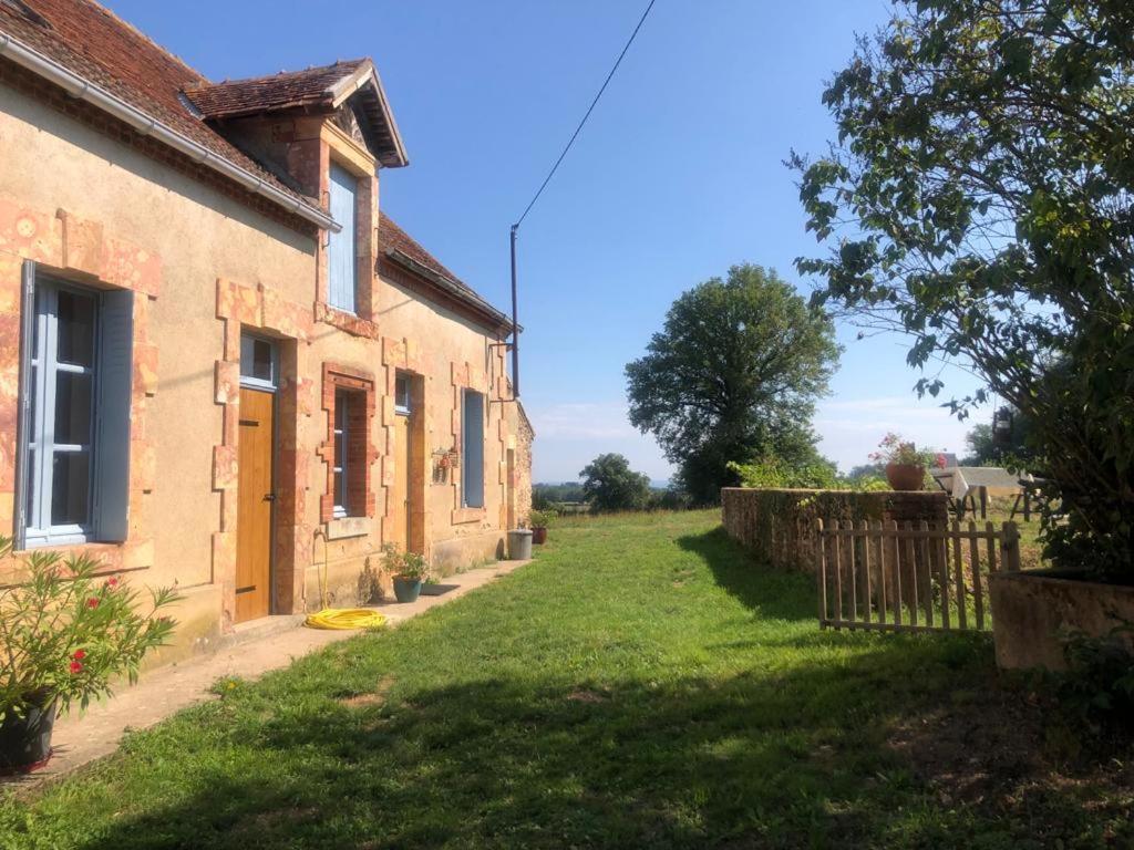 Vila Le Tarde - Crecerelle Saint-Désiré Exteriér fotografie