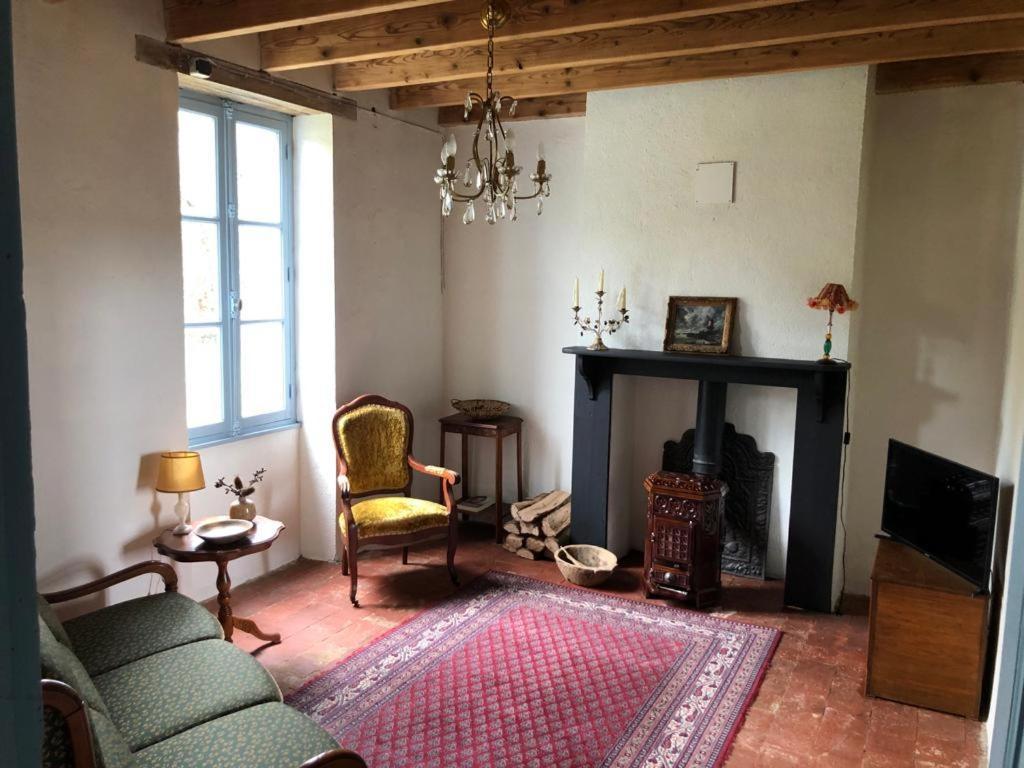 Vila Le Tarde - Crecerelle Saint-Désiré Exteriér fotografie